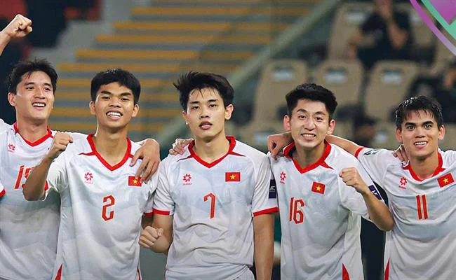 Liên hệ qua email helo888 win